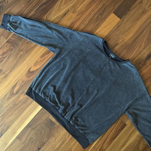 Heyson Sweatshirt Top, Walk, Don’t Run sz Large NWT Washed Black - Picture 12 of 14